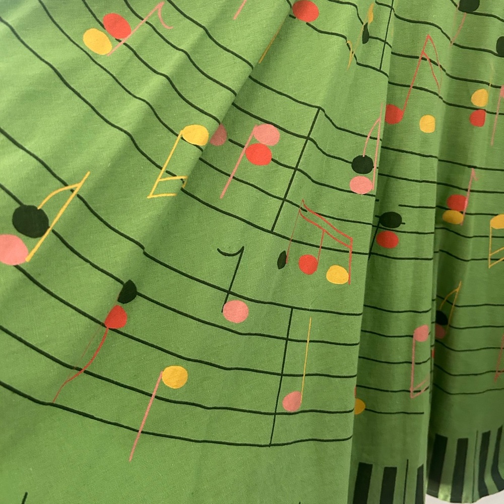 Viola Green Musical Note Skirt - Picture 2 of 5